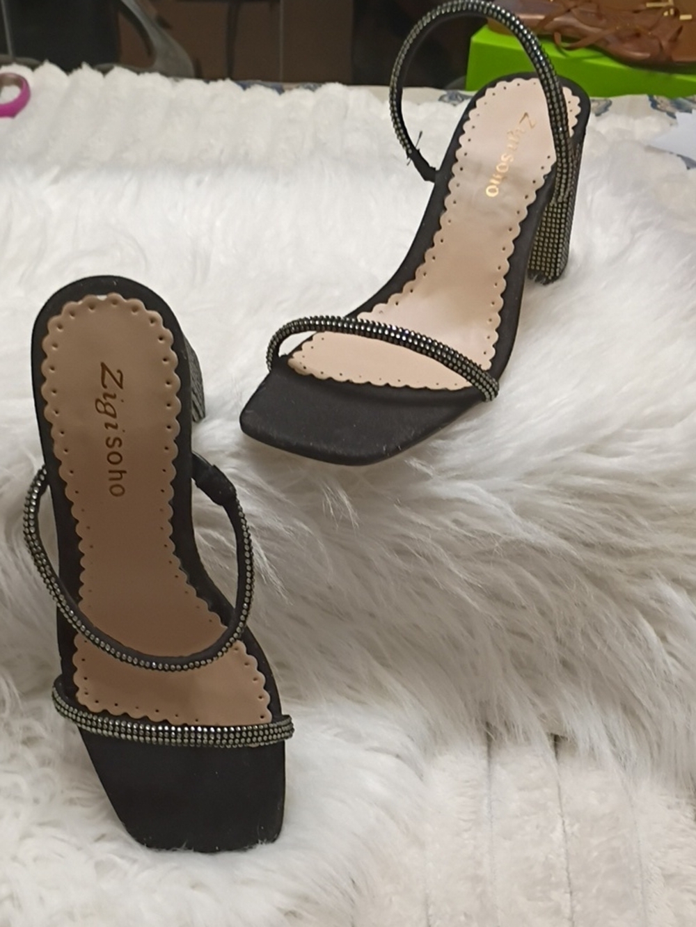New Zigi Soho Daleyza Black Rhinestone Jeweled Studded Heeled Sandals SZ 7.5 M - Picture 11 of 16